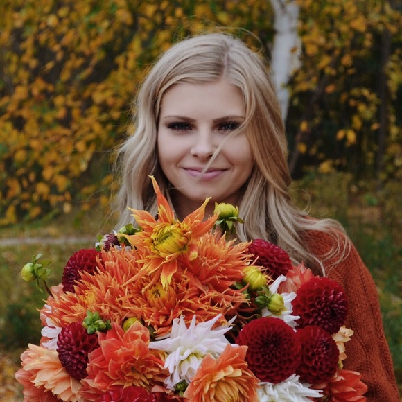 Meet your Posher, Jillian - Picture 2 of 10